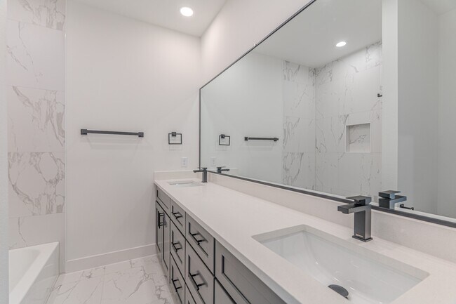 Building Photo - 7707 Inwood Grv Ln