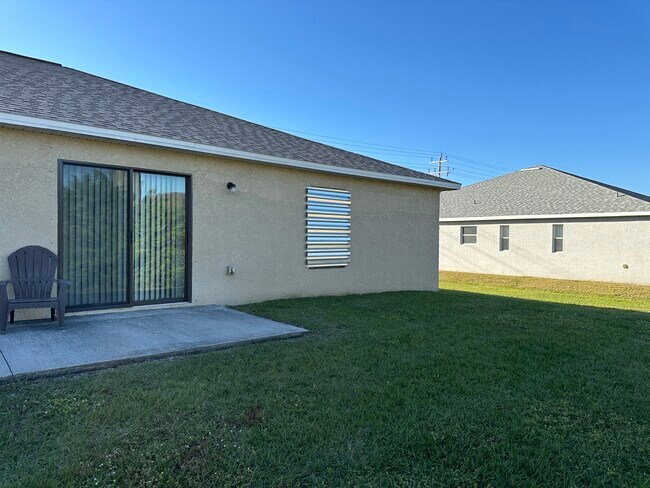 Building Photo - 4339 SW Santa Barbara Pl