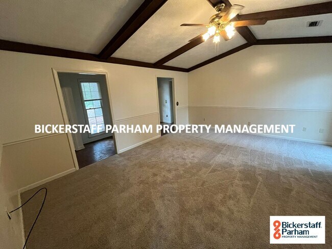 Building Photo - Located in Northern Columbus!