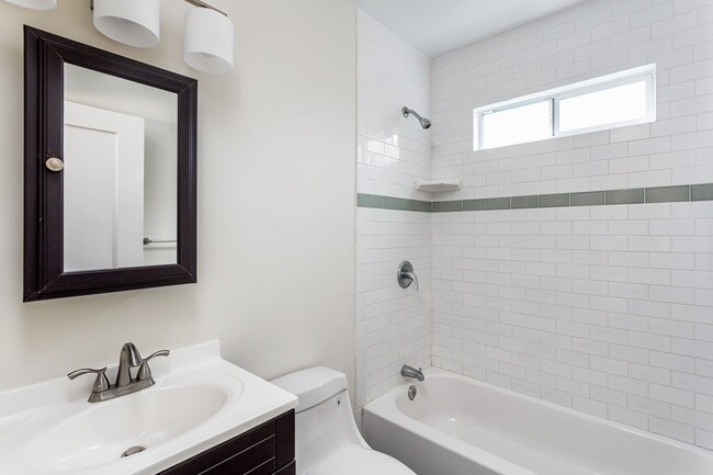 Building Photo - 708 Tularosa Dr