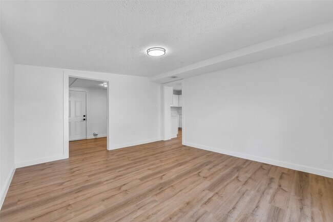 Building Photo - 1913 41st Ave N