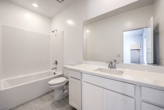 Building Photo - 600 N Carriage Hill Dr