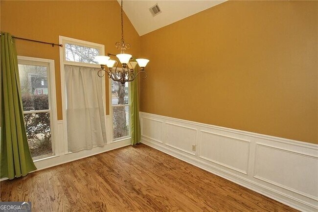 Building Photo - 1360 East Gate Ct SE