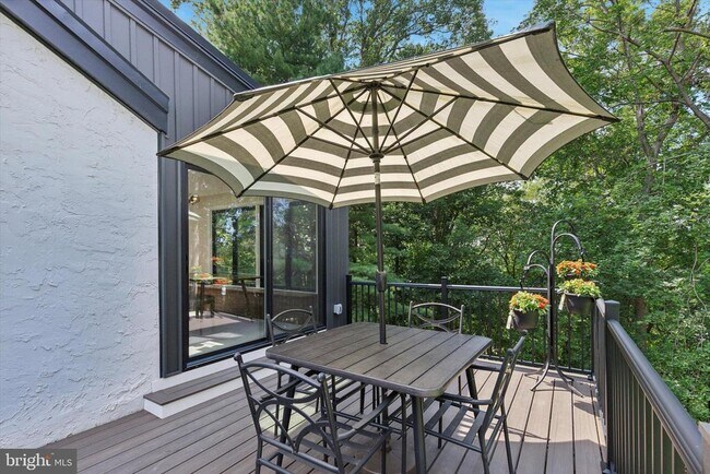 Building Photo - 1220 Valley Rd