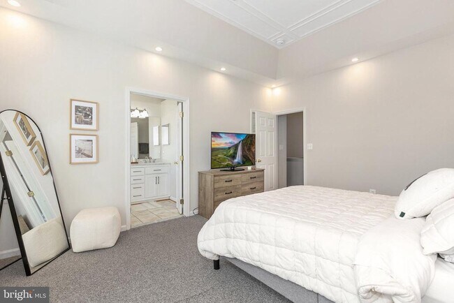 Building Photo - 709 Gaither Rd