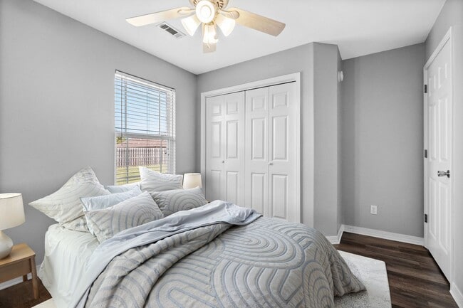 Building Photo - Beautiful Spacious Home w/ Community Clubhouse and Pool!