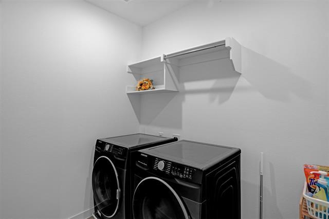 Building Photo - 2720 Parkview Pl