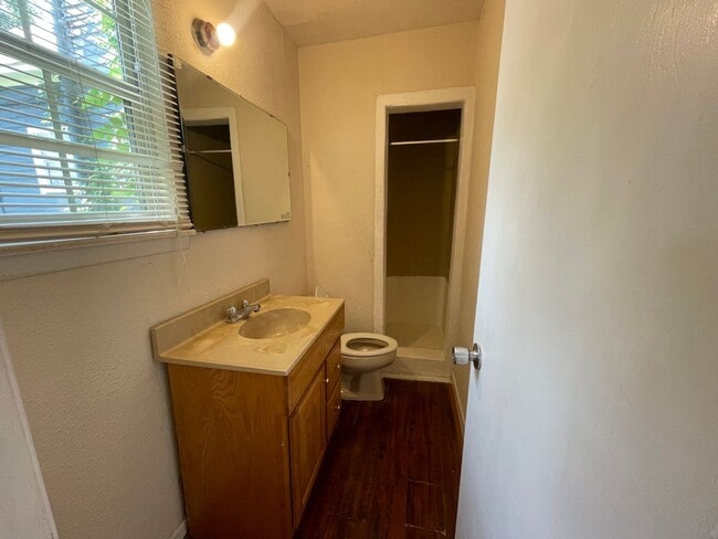 Building Photo - STUDIO UNIT IN SOUTH ABILENE