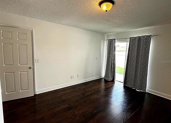 Building Photo - 2709 Sunbury St