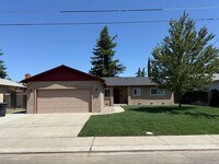 Building Photo - Newly remodeled 3 bedroom in the heart of ...