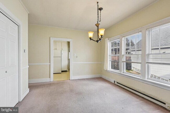 Building Photo - 209 Locust St