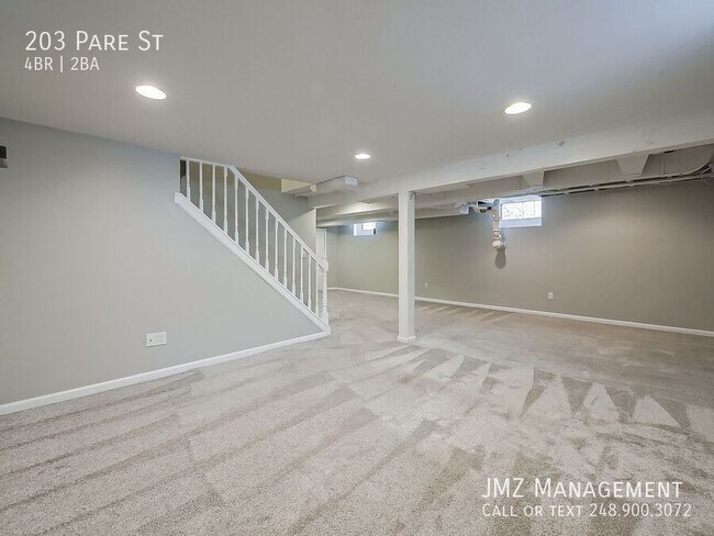 Building Photo - 203 Pare St