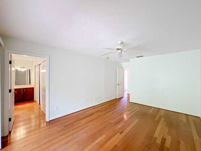 Building Photo - 6416 Las Palmas Way