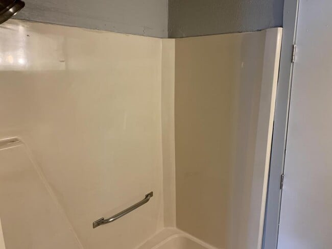 Building Photo - 4229 NE 20th St