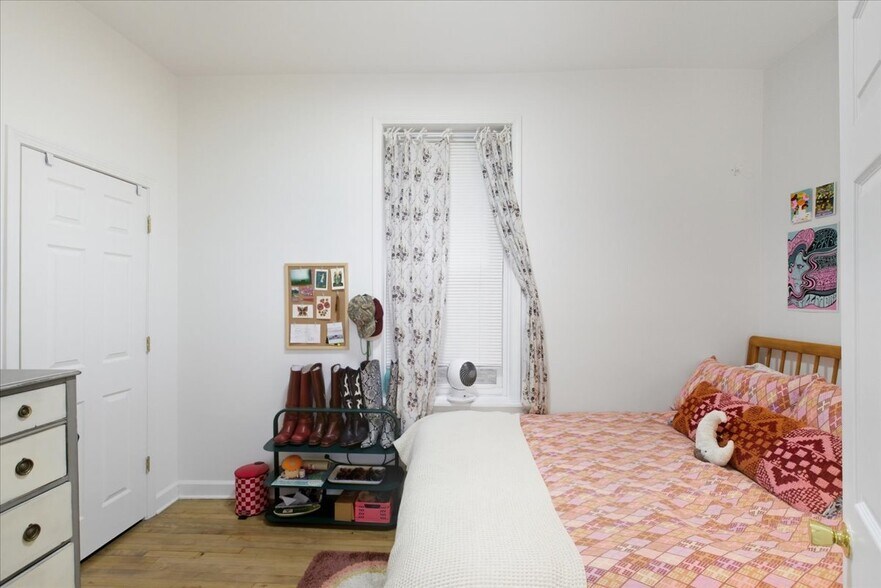 Building Photo - 2350 W Charleston St