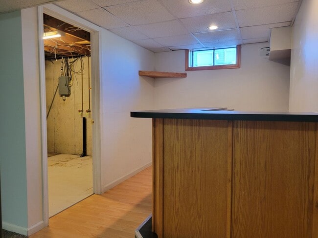 Building Photo - Your Dream Home Awaits: Spacious 4 Bed/2 B...