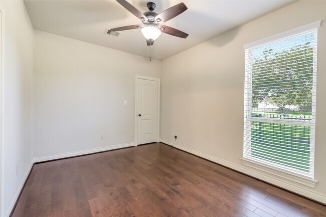 Building Photo - 27906 Colonial Point Dr