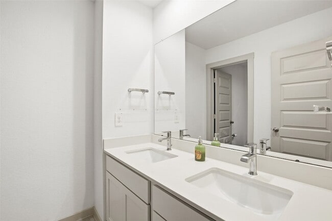 Building Photo - 3411 Ter Lndg Ct