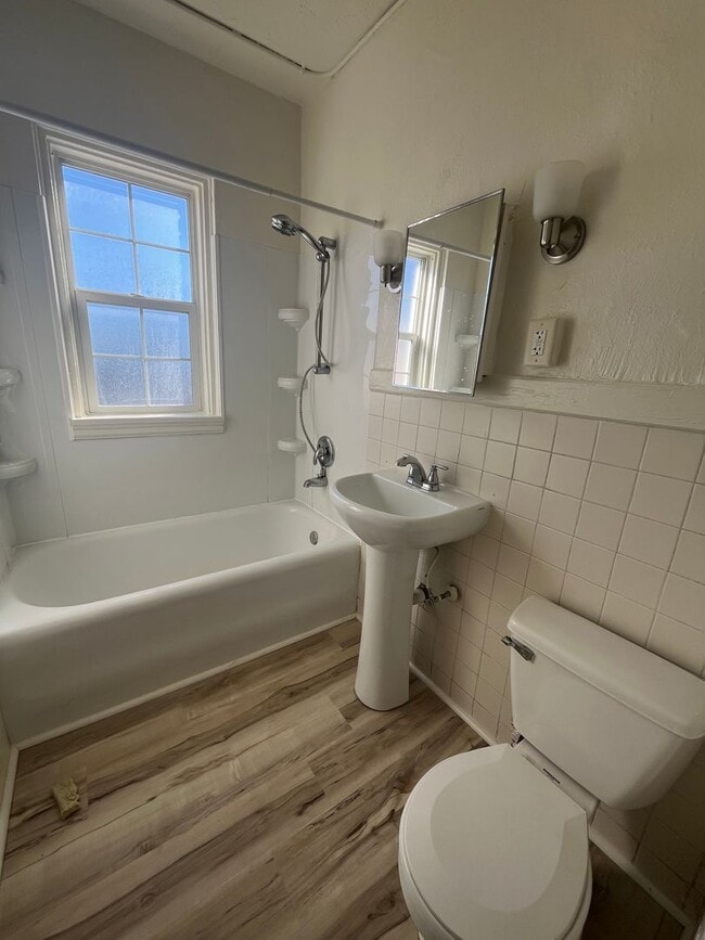 Building Photo - 229-3D W Jackson