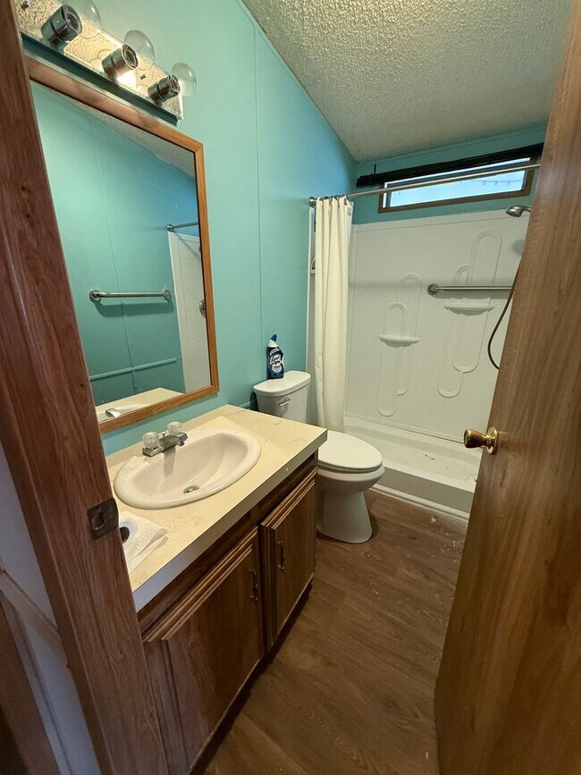 Building Photo - Two Bedroom Double Wide in the Fortuna Foothills!