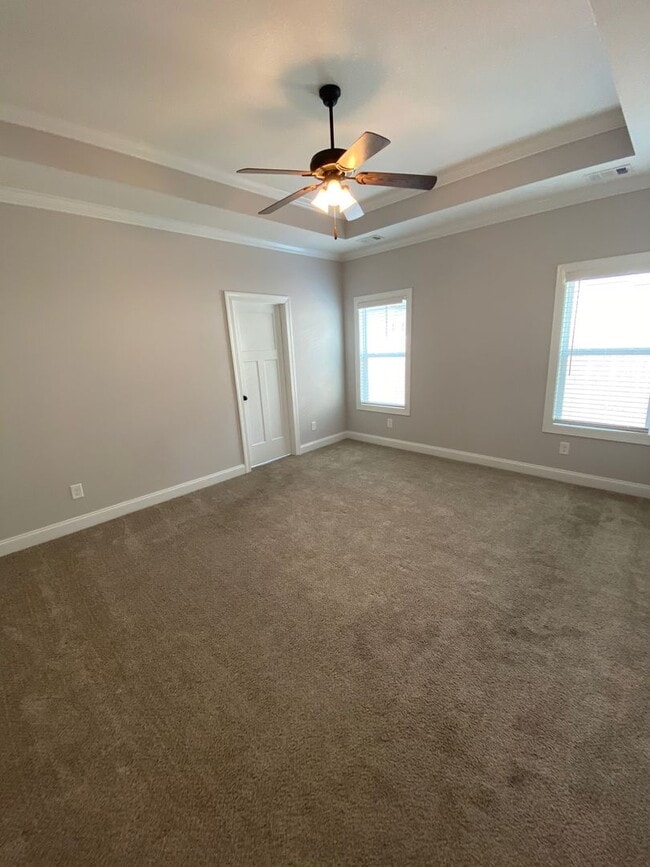 Building Photo - 109 Cascades Ct