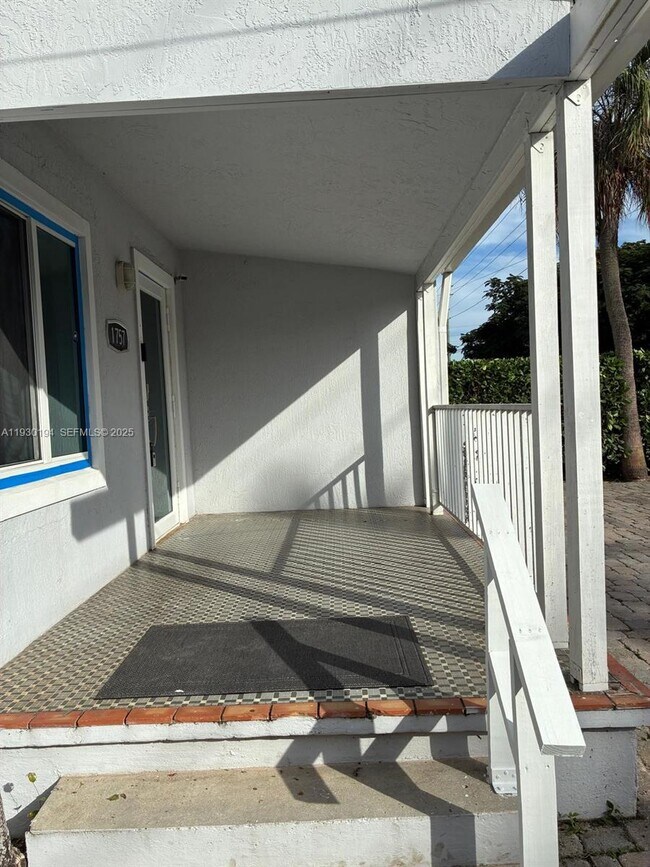 Building Photo - 1757 SW 24th Ter