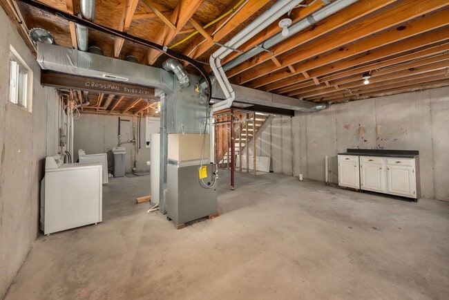 Building Photo - Lebanon- Beautiful 3 bed 2.5 bath home