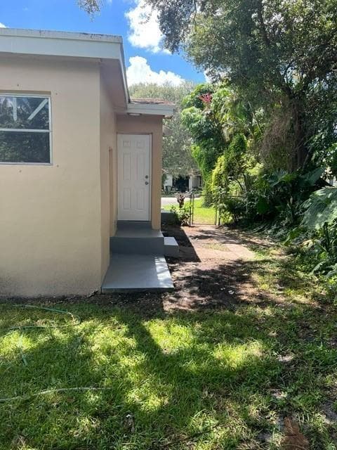 Building Photo - 6817 SW 10th St