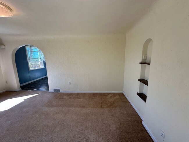 Building Photo - 5084 ID-33