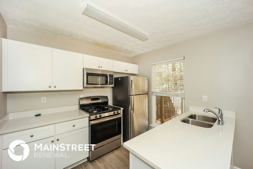 Building Photo - 5120 Cochran Dr