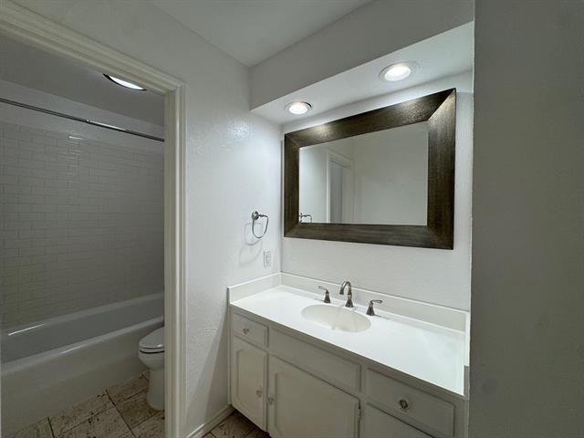 Building Photo - 4422 Westdale Ct