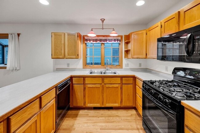 Building Photo - Great 3br Home Near UM Available ASAP