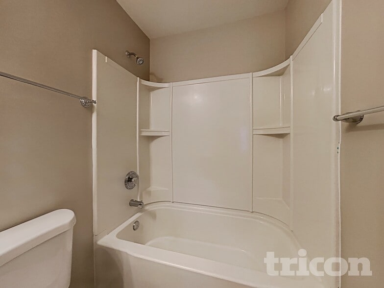 Building Photo - 4560 Stone Mountain Dr