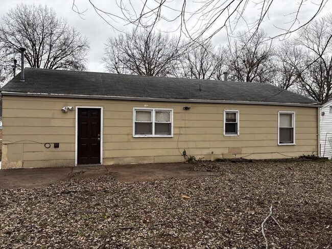 Building Photo - 9757 Lorna Ln