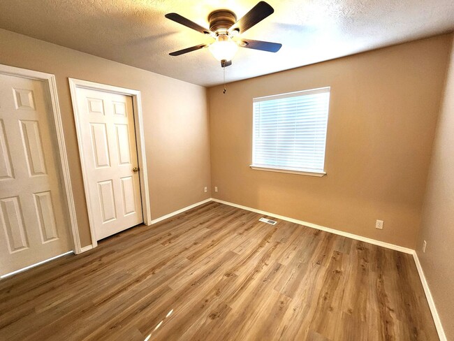 Building Photo - Remodeled 3 bedroom