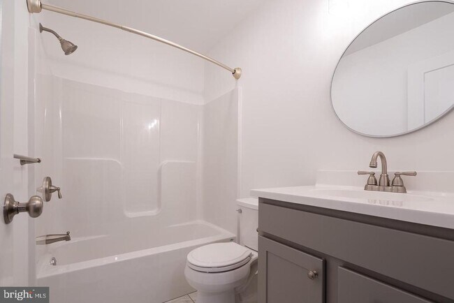 Building Photo - 90 Main St