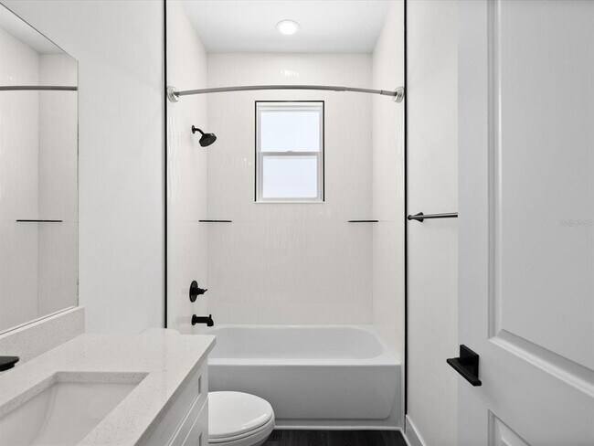 Building Photo - 5002 W Idaho St