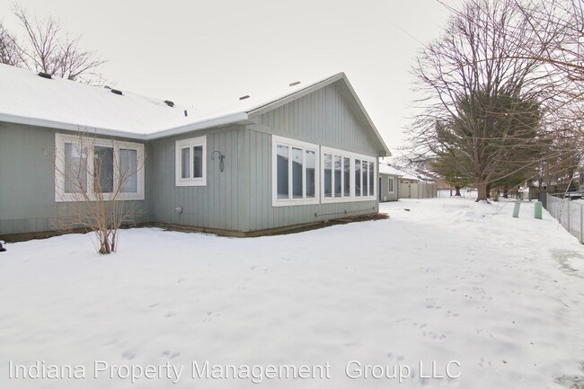 Building Photo - 2 br, 2 bath House - 64 Woodacre Dr.
