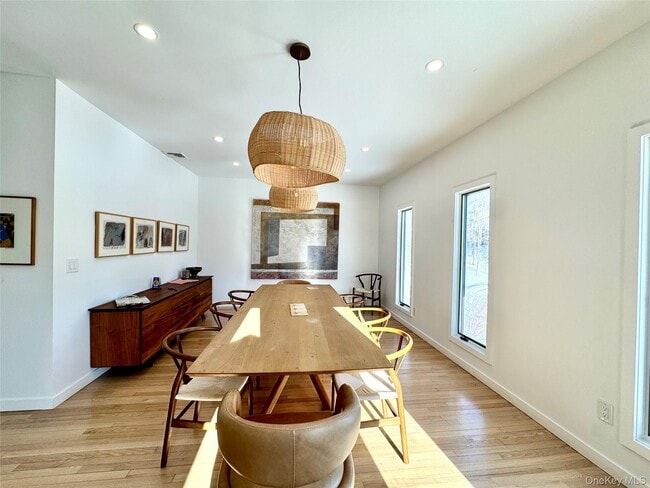 Building Photo - 222 Hurley Rd