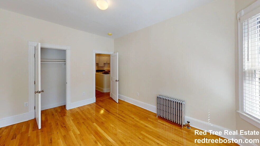 Building Photo - 1595 Beacon St