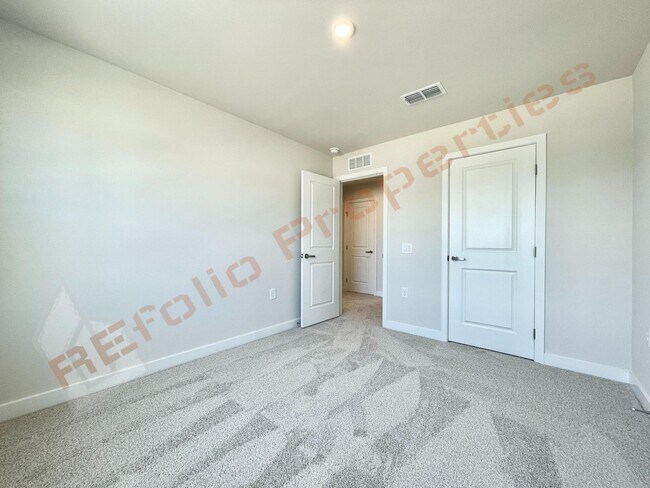 Building Photo - 713 Haystack View Rd
