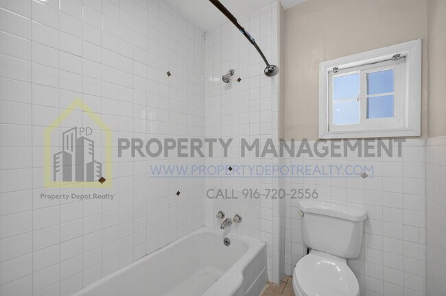 Building Photo - Spacious 3-Bed, 2-Bath Haven in Sacramento