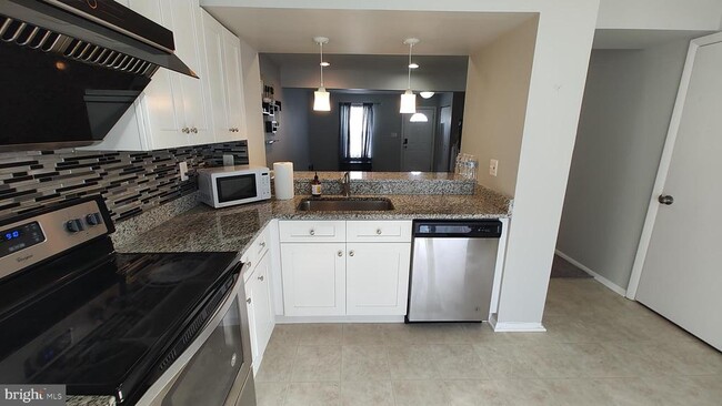 Building Photo - 3 Jack Pine Pl