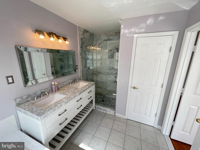 Building Photo - 11222 Bel Aire Ct