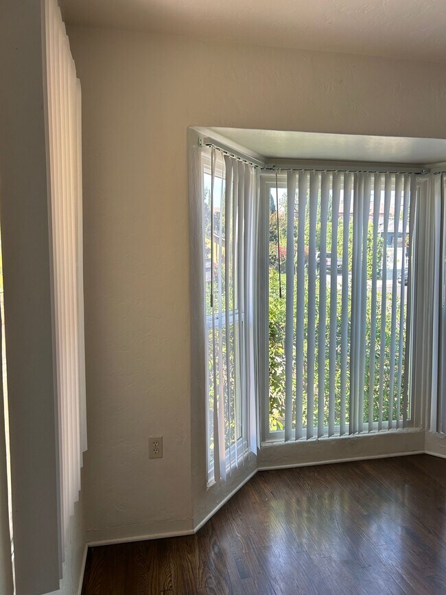 Building Photo - North Park 2/2+ Bonus room, garage and rea...