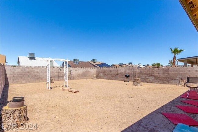 Building Photo - 517 Crony Ave