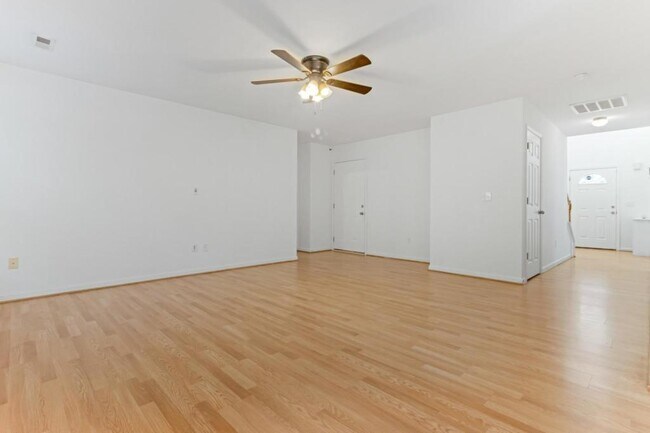 Building Photo - 301 Carnahan Dr