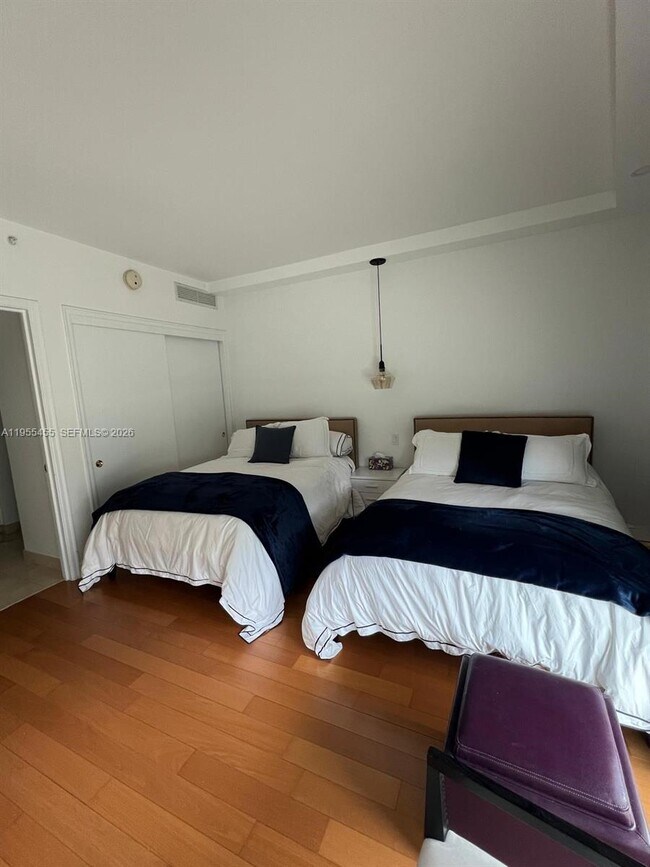 Building Photo - 19955 NE 38th Ct