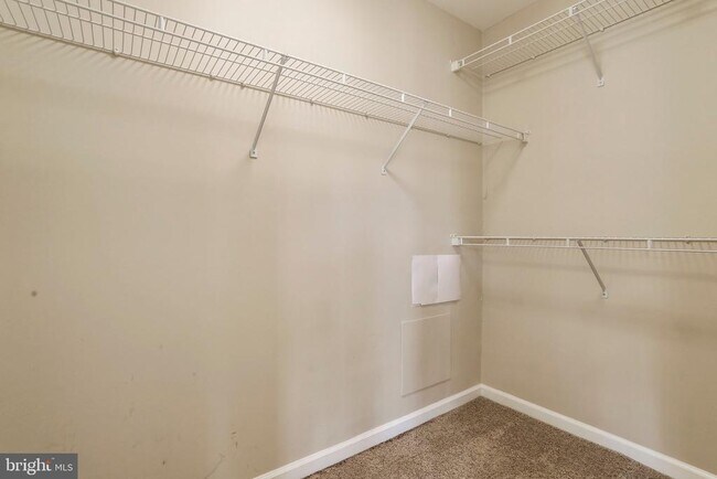 Building Photo - 8818 Papillon Dr