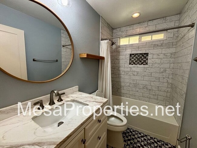 Building Photo - 9754 Willow Wood Dr
